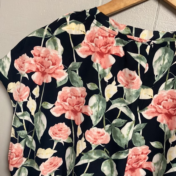 Jodifl Floral Top Blouse Tank Large Navy & Pink NWT New with Tags - Picture 12 of 13